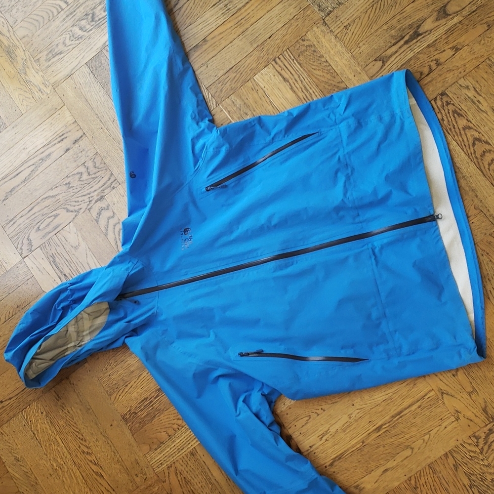Mountain Hardwear Raincoat